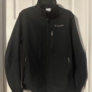 Columbia woman’s Black Performance Jacket